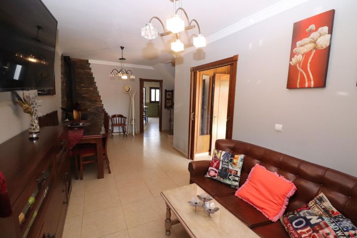 Image No.1-3 Bed House for sale