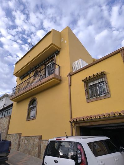 Image No.1-3 Bed House for sale