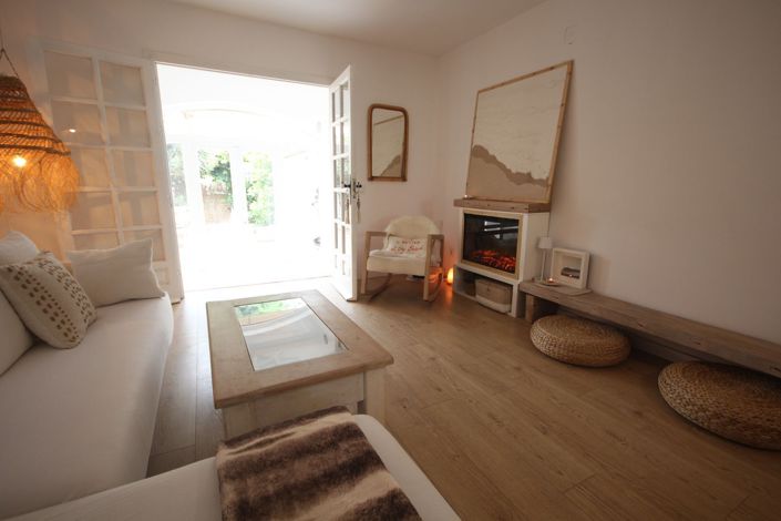 Image No.1-2 Bed House for sale