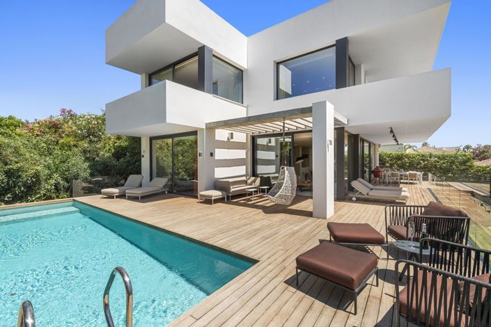 Image No.1-6 Bed House for sale