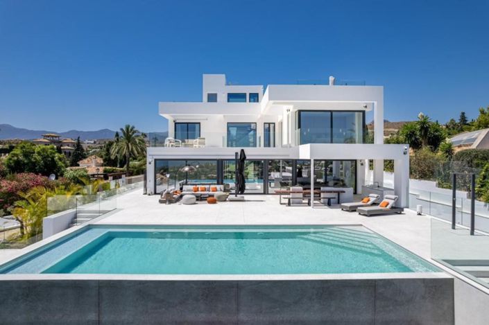 Image No.1-6 Bed House for sale