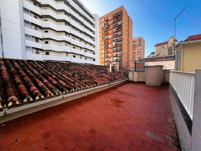 Image No.1-3 Bed House for sale