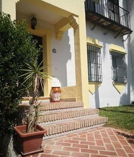 Image No.1-2 Bed House for sale