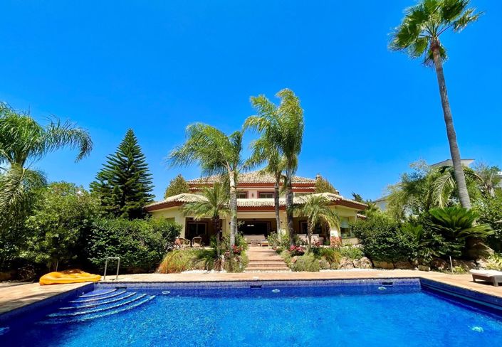 Image No.1-6 Bed House for sale