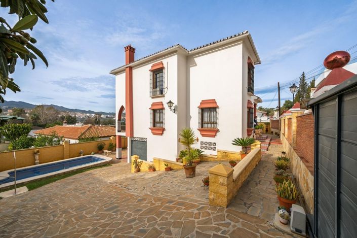Image No.1-5 Bed House for sale