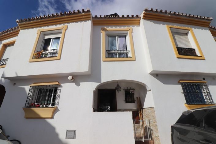 Image No.1-3 Bed House for sale