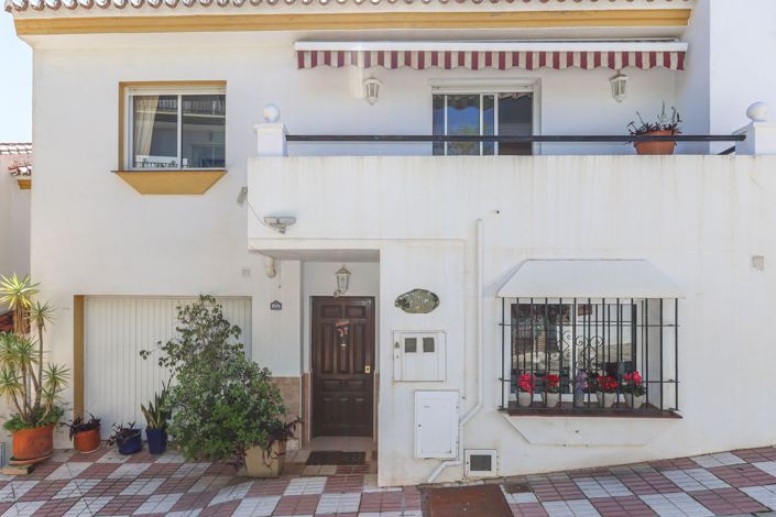 Image No.1-3 Bed House for sale