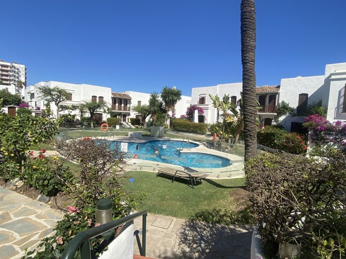 Image No.1-2 Bed House for sale