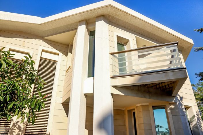 Image No.1-5 Bed House for sale