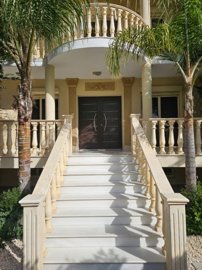 677957-detached-villa-for-sale-in-select-loca