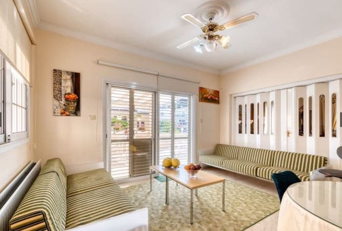 Image No.1-7 Bed House for sale