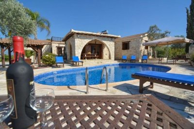 695855-bungalow-for-sale-in-mesa-choriofull