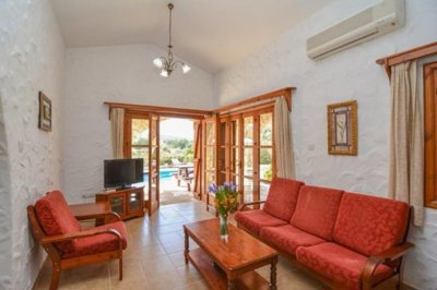 695857-bungalow-for-sale-in-mesa-choriofull