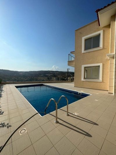 Image No.1-5 Bed House for sale