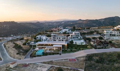 711029-detached-villa-for-sale-in-pantheafull