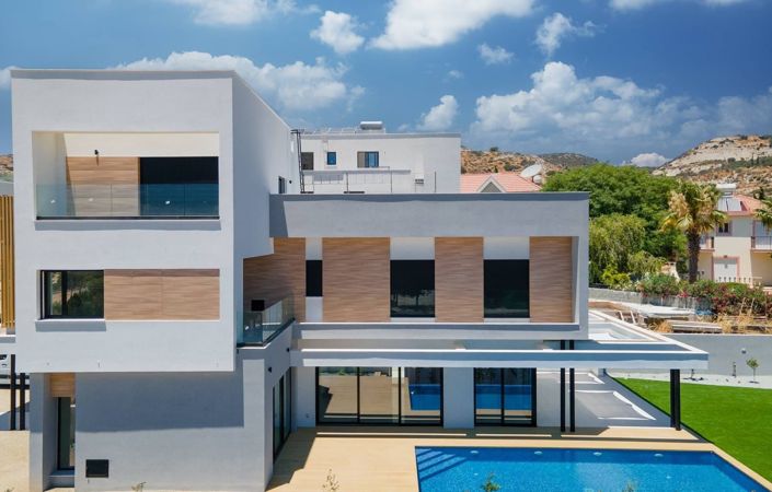Image No.1-5 Bed House for sale