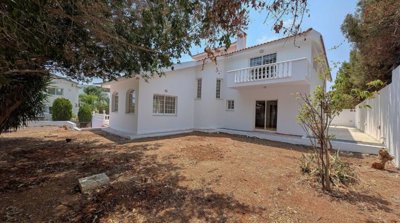 718317-detached-villa-for-sale-in-pantheafull