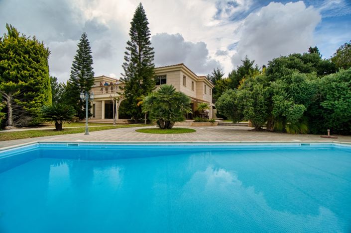 Image No.1-6 Bed House for sale