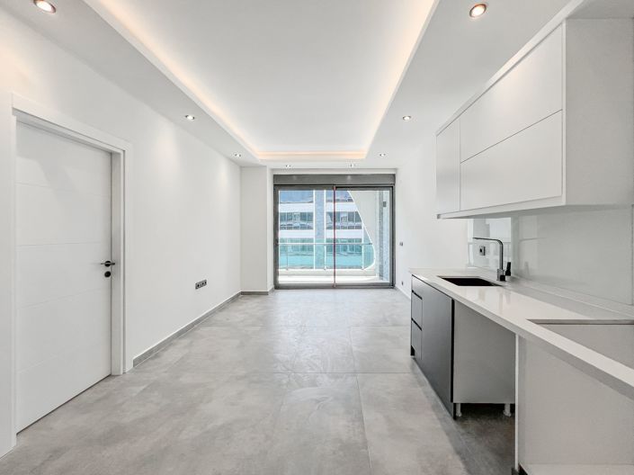 Image No.1-4 Bed Apartment for sale