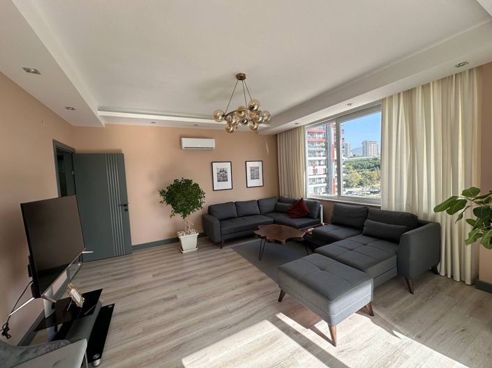 Image No.1-4 Bed Apartment for sale