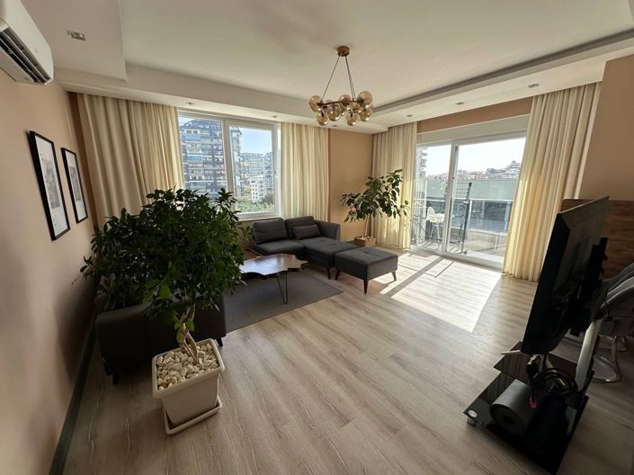 Image No.1-4 Bed Apartment for sale