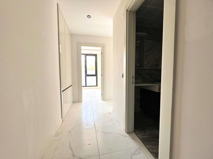 Image No.1-3 Bed Apartment for sale