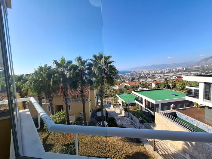 Image No.1-4 Bed Apartment for sale