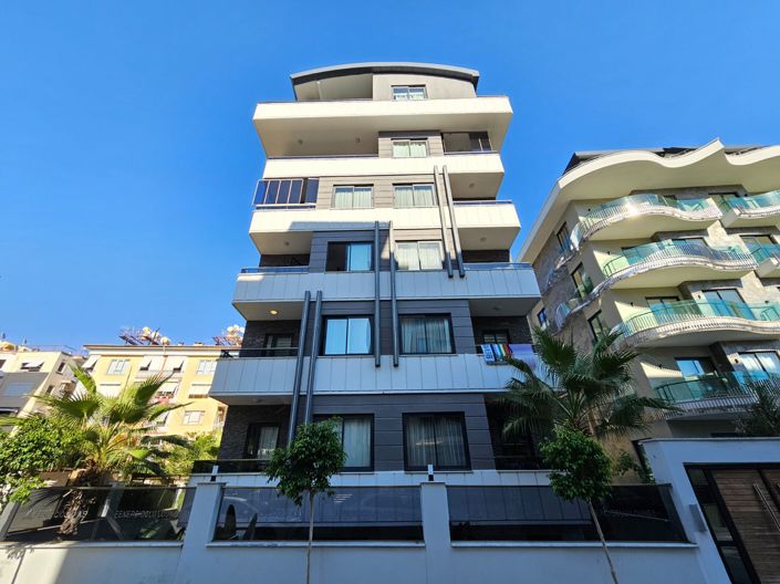 Image No.1-4 Bed Apartment for sale