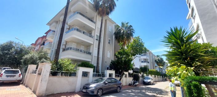 Image No.1-4 Bed Apartment for sale