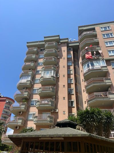 Image No.1-4 Bed Apartment for sale
