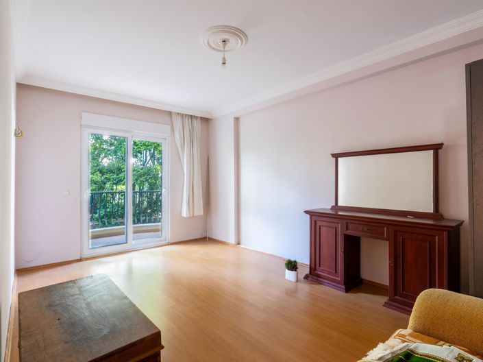 Image No.1-3 Bed Apartment for sale