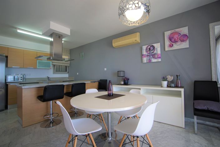 Image No.2-Appartement de 2 chambres à vendre à Agios Tychonas