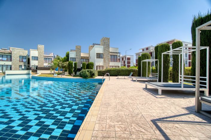 Image No.2-Appartement de 2 chambres à vendre à Mouttagiaka