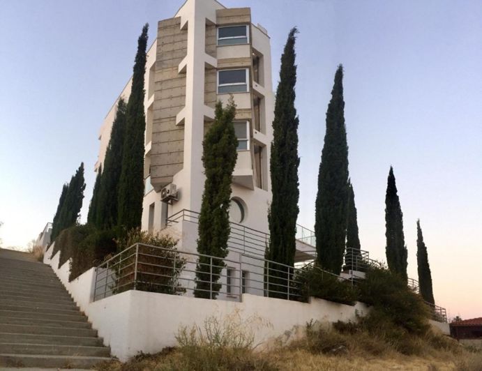 Image No.1-4 Bed Apartment for sale