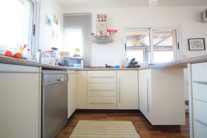 Image No.9-3 Bed Apartment for sale