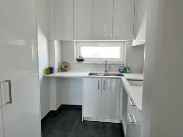 714246-penthouse-for-sale-in-livadiaorig