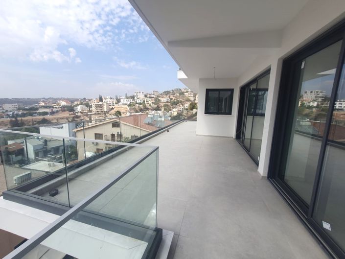 Image No.1-3 Bed Apartment for sale
