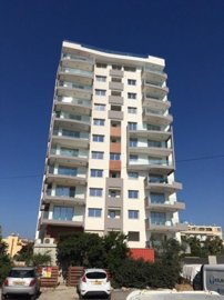 464051-two-bedroom-apartment-on-the-seafront-