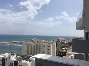 464047-two-bedroom-apartment-on-the-seafront-