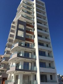 464050-two-bedroom-apartment-on-the-seafront-