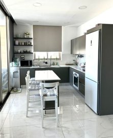 502865-apartment-in-makenziefull