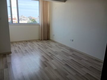 545750-penthouse-for-sale-in-kapsalosfull