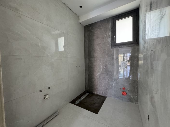 Image No.10-3 Bed Apartment for sale