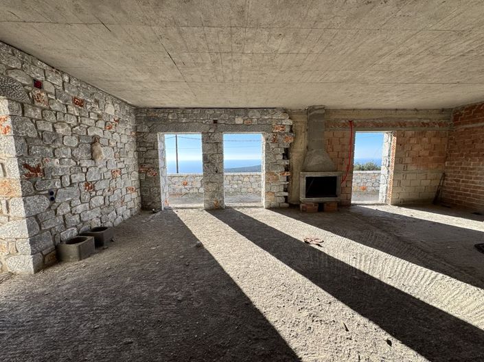 Image No.6-4 Bed Property for sale