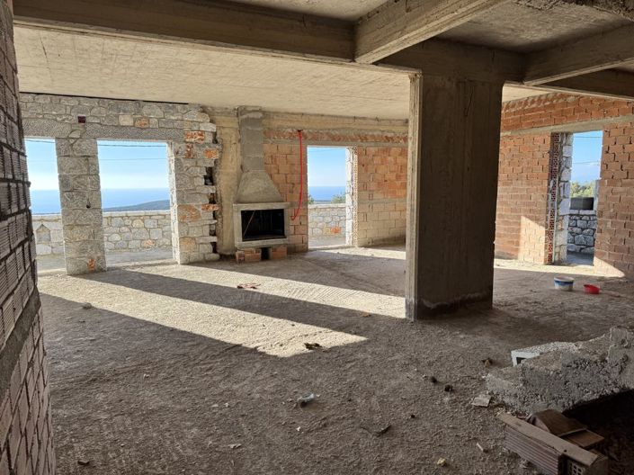 Image No.8-4 Bed Property for sale