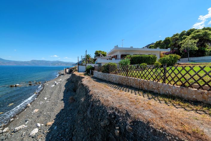 Image No.2-Propriété de 5 chambres à vendre à Loutraki