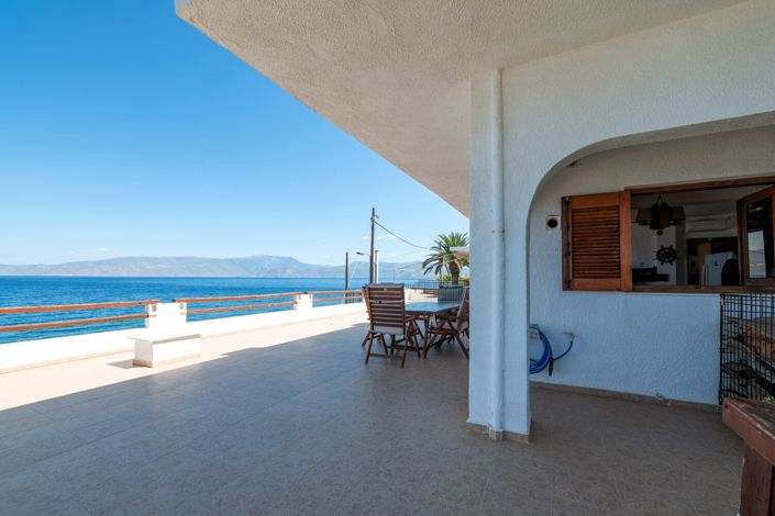 Image No.4-Propriété de 5 chambres à vendre à Loutraki