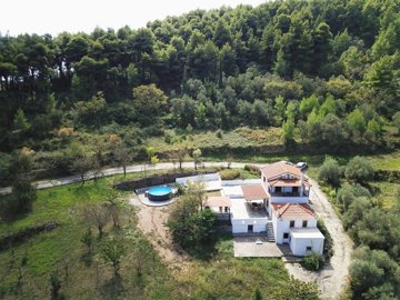 1 - Eubée, Propriété