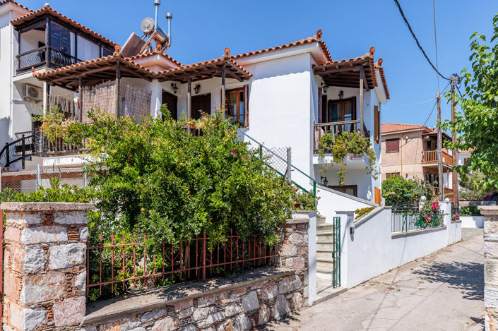 Image No.2-4 Bed Property for sale