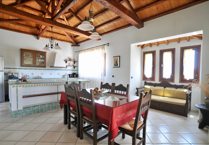 Image No.6-4 Bed Property for sale